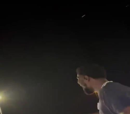 尘埃落定!艾顿下车和球迷一起嗨,果然很受欢迎