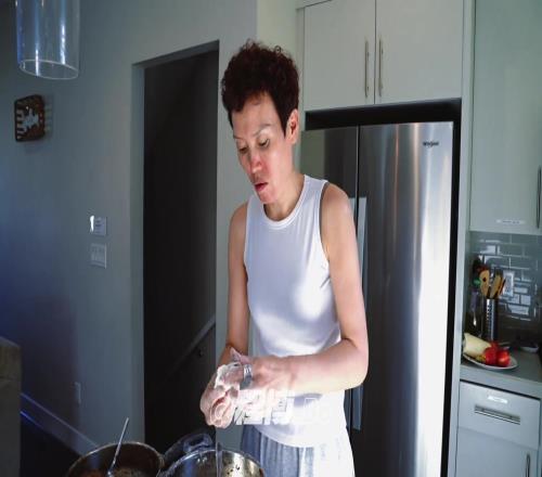 杨瀚森妈妈:他小时候就爱吃饺子,上次吃还是过年呢